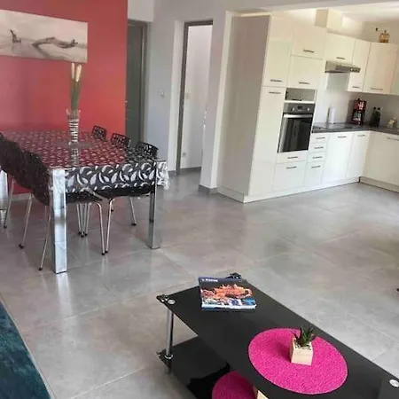 Holiday home Charmante Maisonnette T2bis Plaine